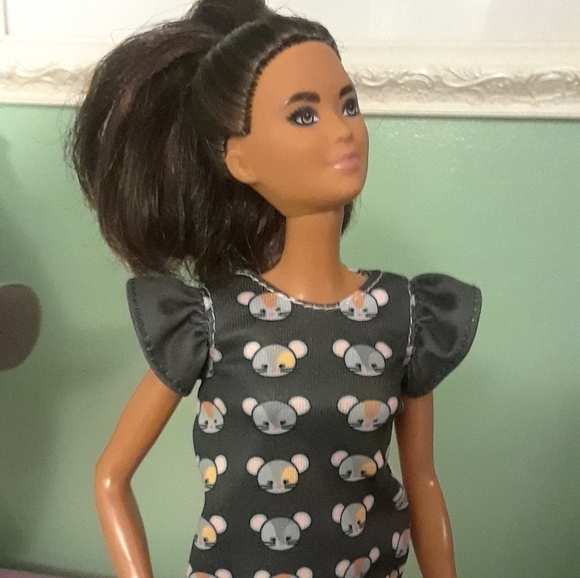 Burnett Barbie doll 2016 mattel barbie 1186.MJ. 1 NL